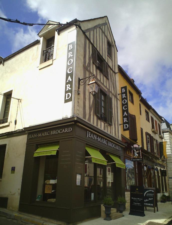 Les Appartements De Chablis Exterior foto